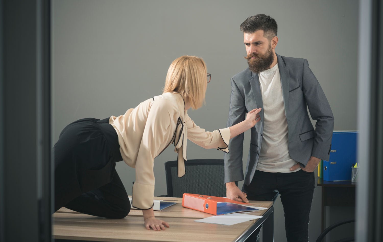 QUAND L’AMOUR S’INVITE AU TRAVAIL - Boutique SP