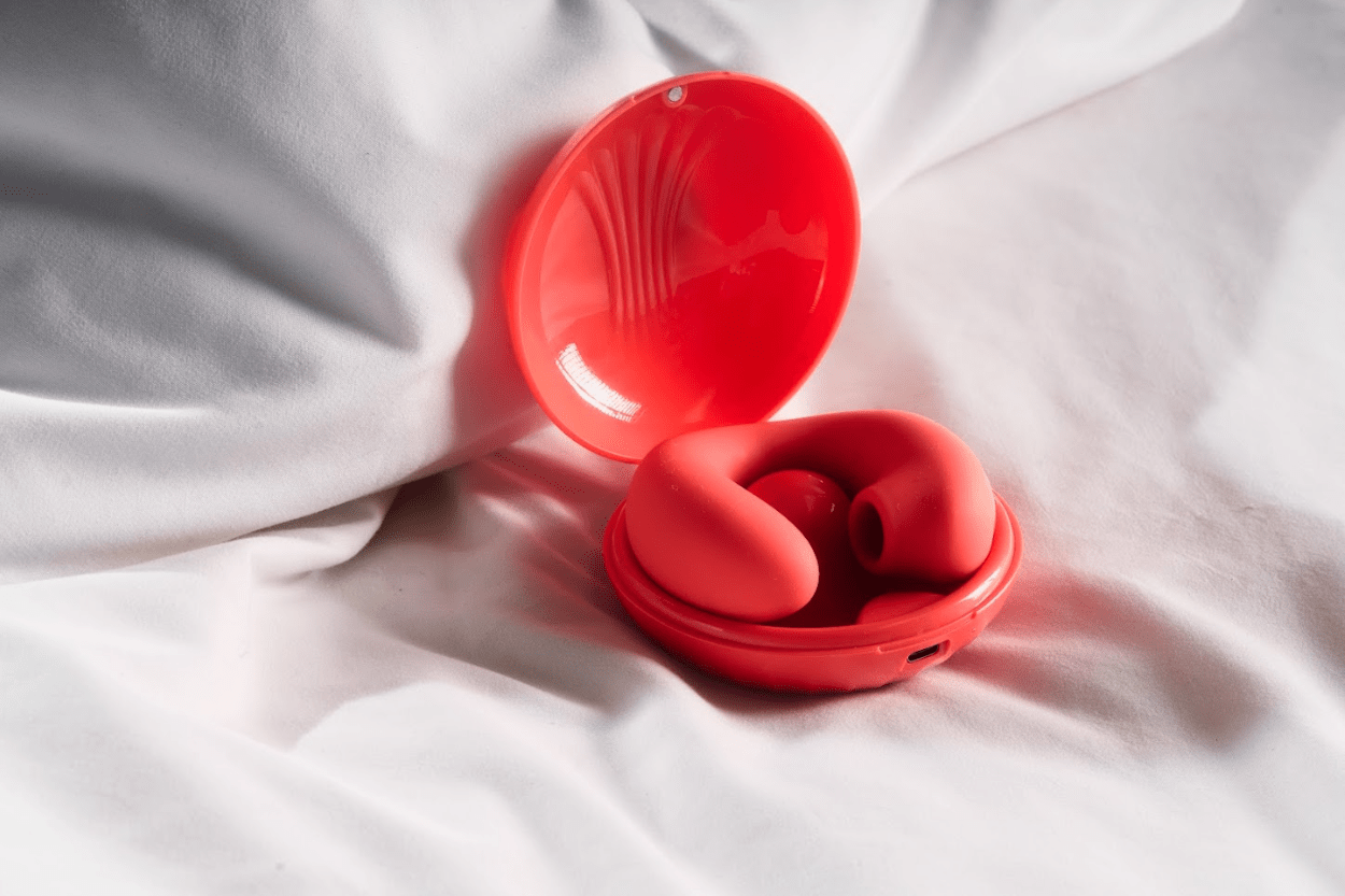 Glow dual-stimulation vibrator - Peach &amp; Cream