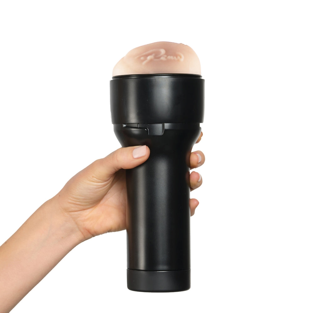 Romi Chase masturbator - Kiiroo