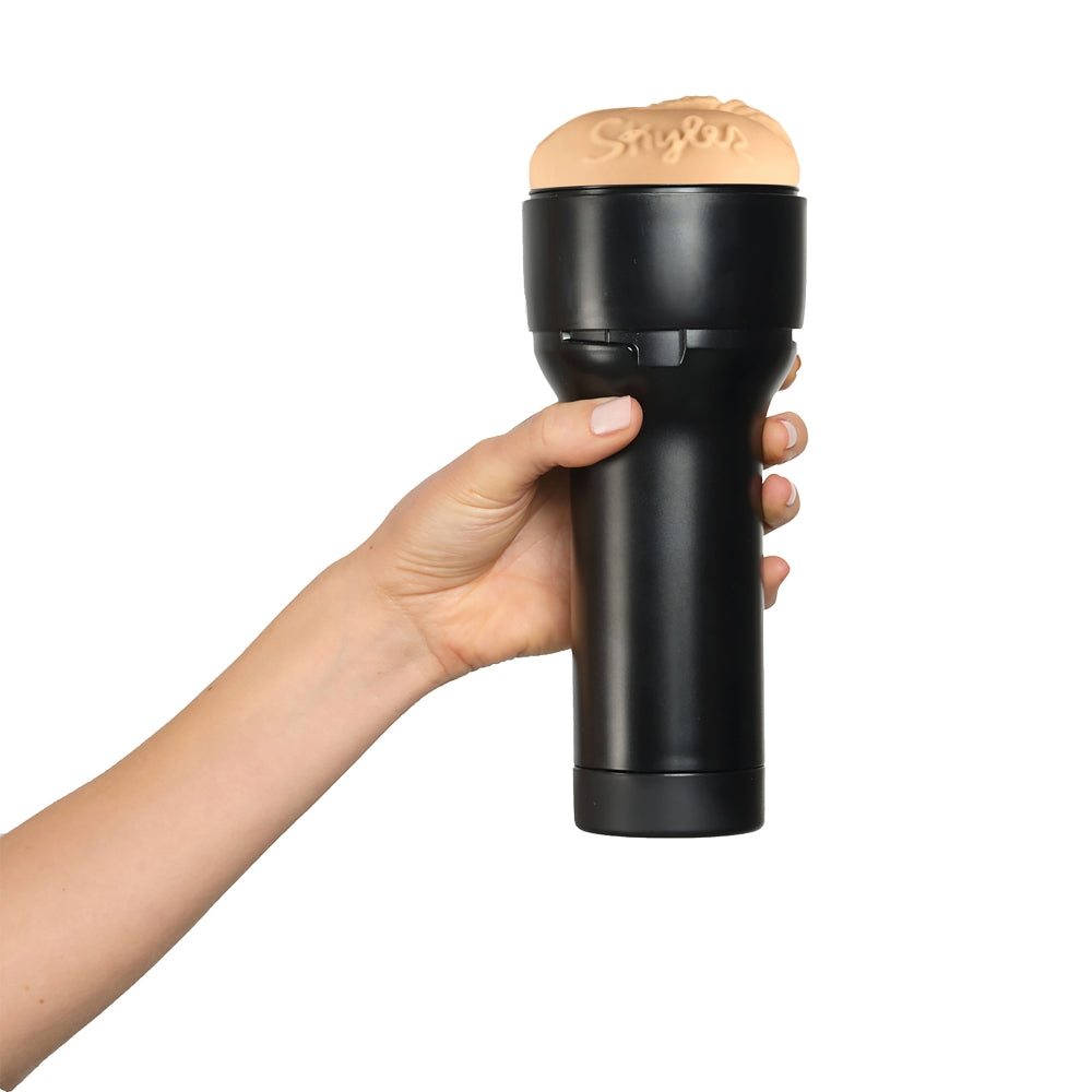 Skyler Lo masturbateur - Kiiroo